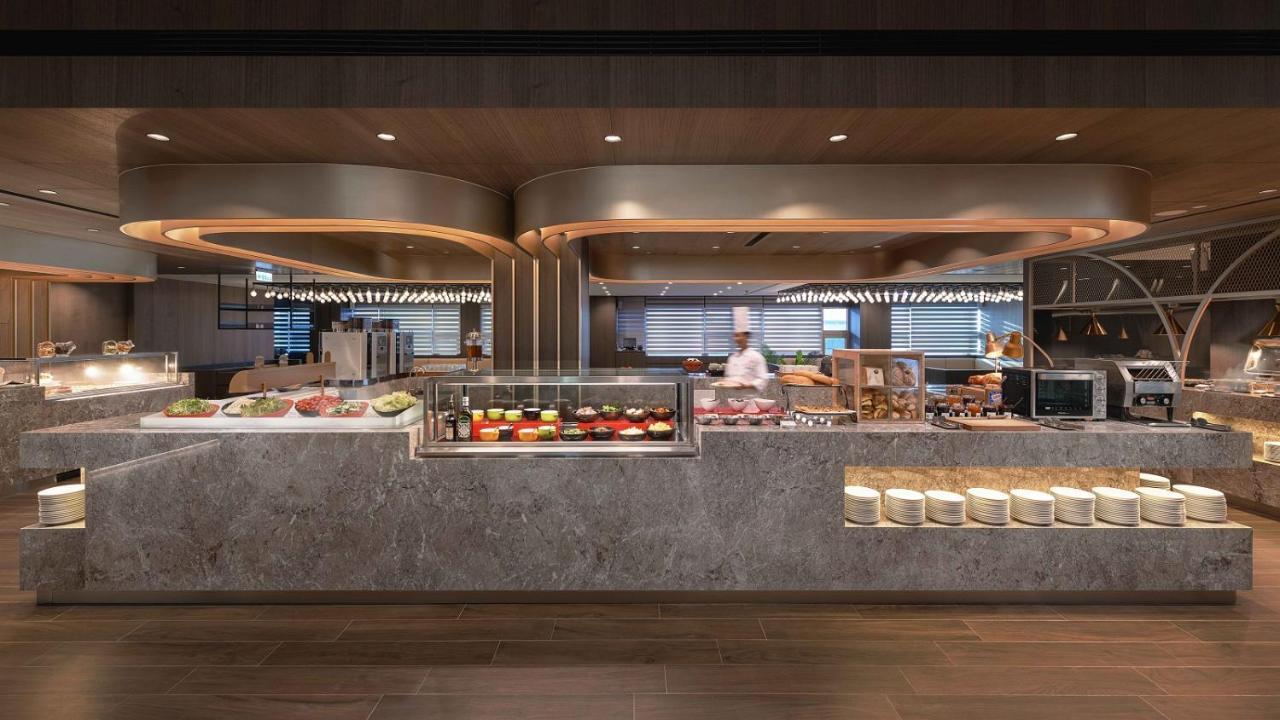 The Howard Plaza Hotel Kaohsiung Bagian luar foto The buffet at the lounge