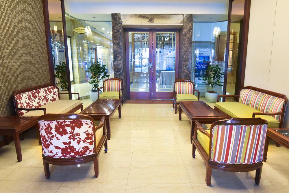 The Howard Plaza Hotel Kaohsiung Bagian luar foto Lobby