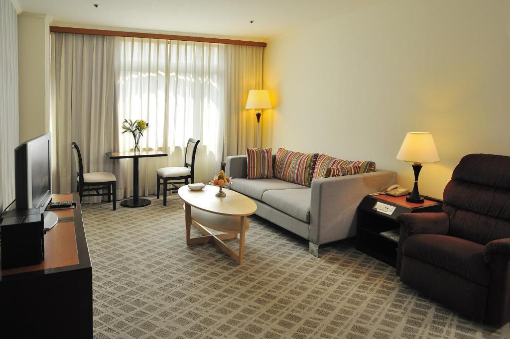The Howard Plaza Hotel Kaohsiung Ruang foto Living room