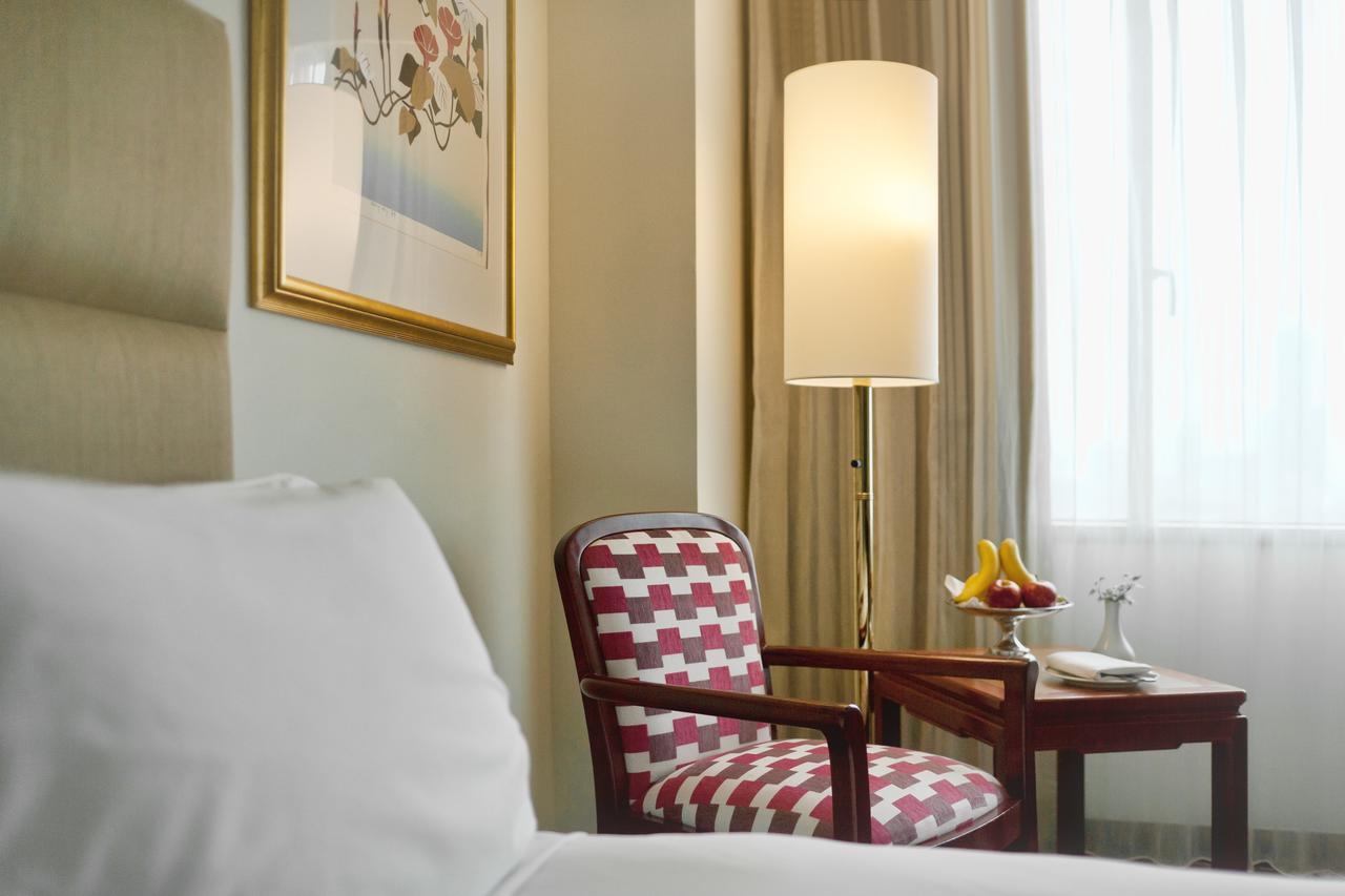 The Howard Plaza Hotel Kaohsiung Bagian luar foto A room at the hotel