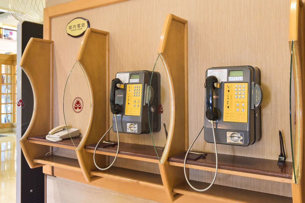 The Howard Plaza Hotel Kaohsiung Bagian luar foto Public telephones in Japan